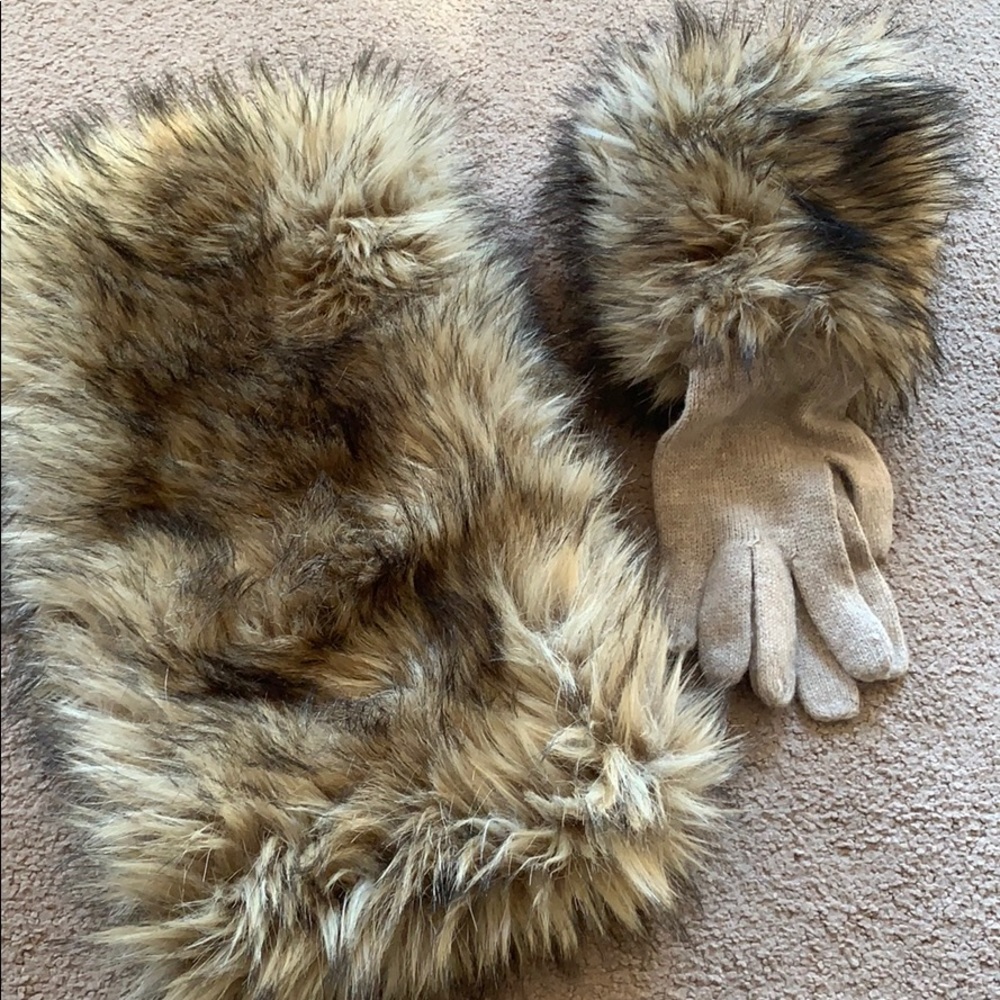 Faux fur collar and matching gloves